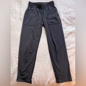 Lululemon Joggers, black, Size 4. No signs of wear. Amazing condition!